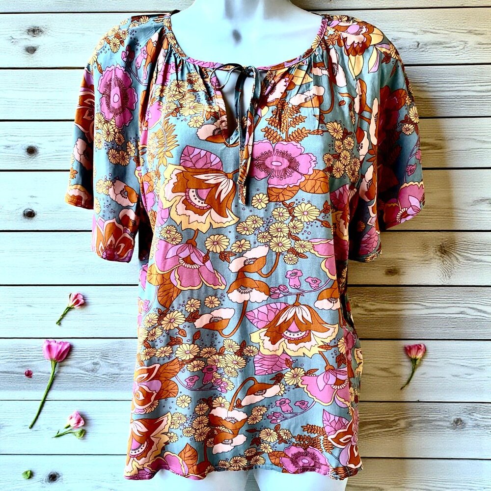 Emery Rose Top Blouse Short Sleeve Keyhole Tie Womens Medium NEW